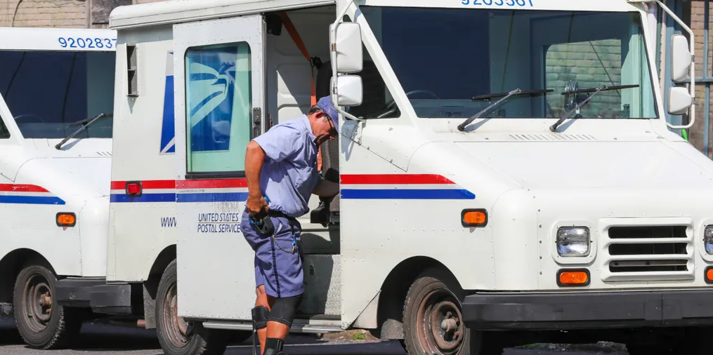 USPS Shipping vehicle