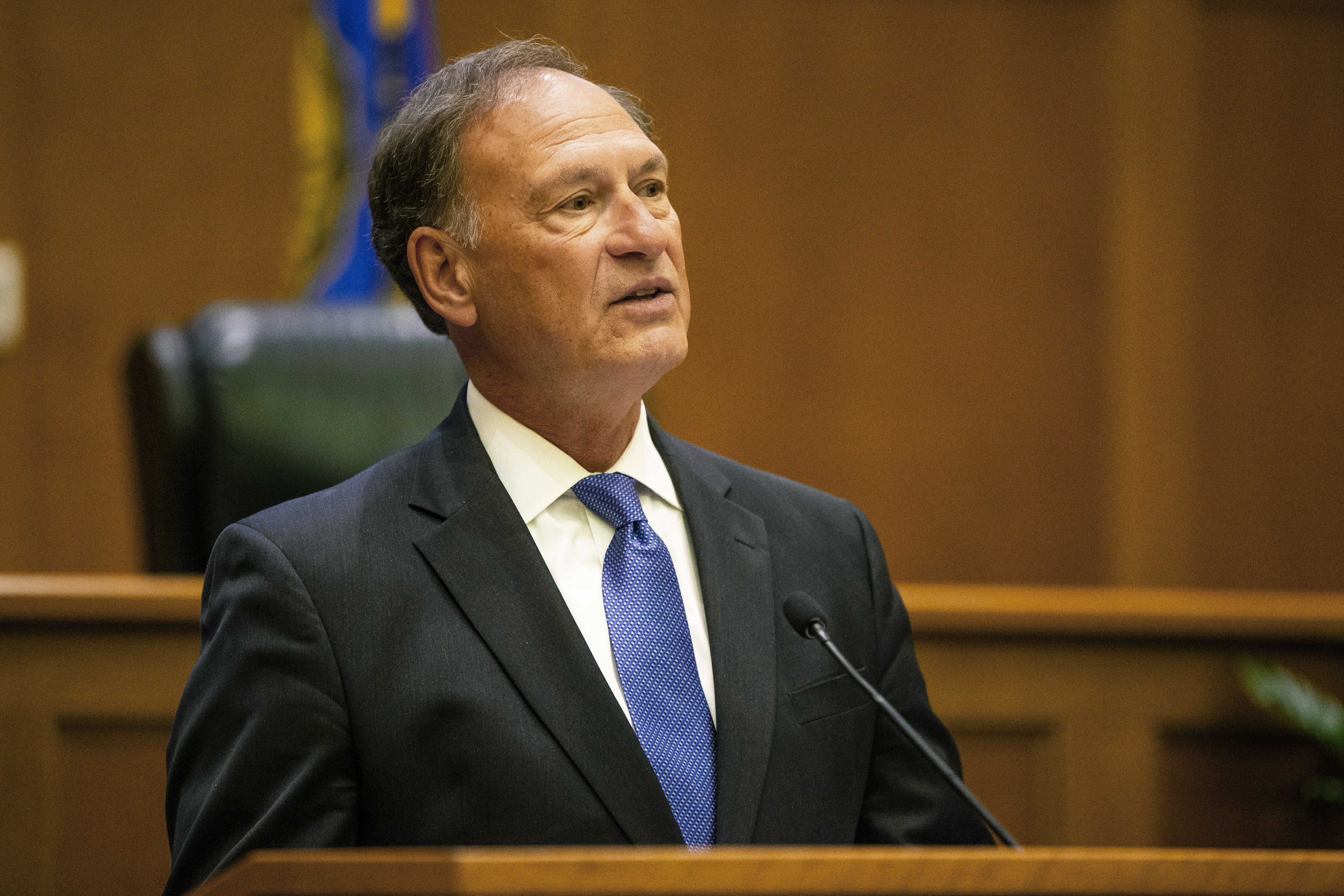 Supreme Court Justice Samuel Alito a President George W. Bush (R) appointee