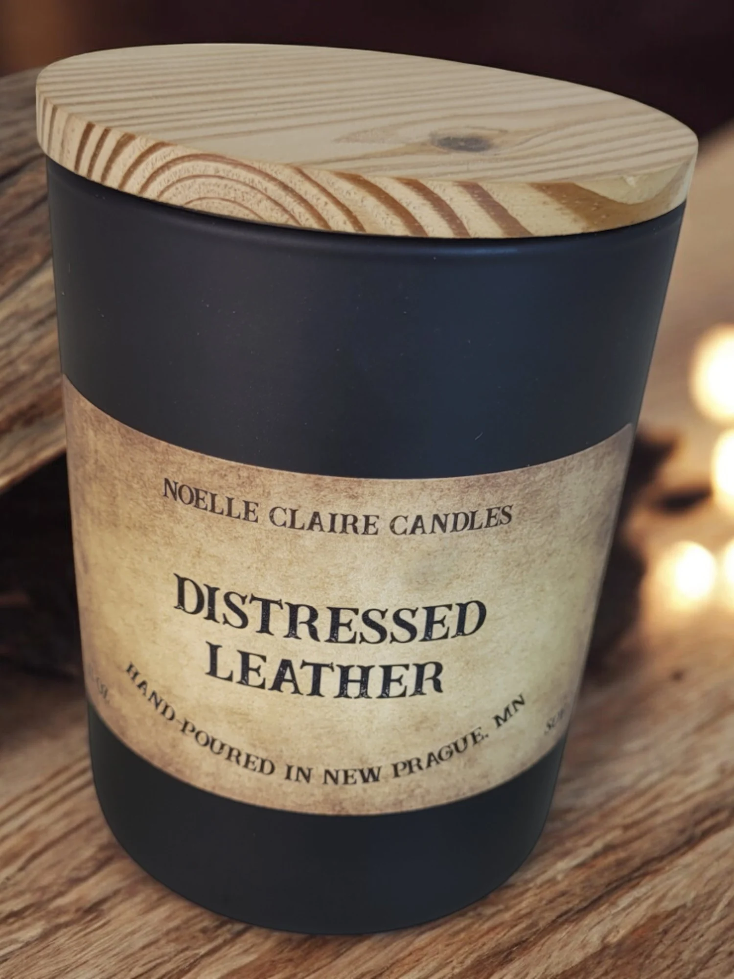 Noelle Claire – Distressed Leather candle product image